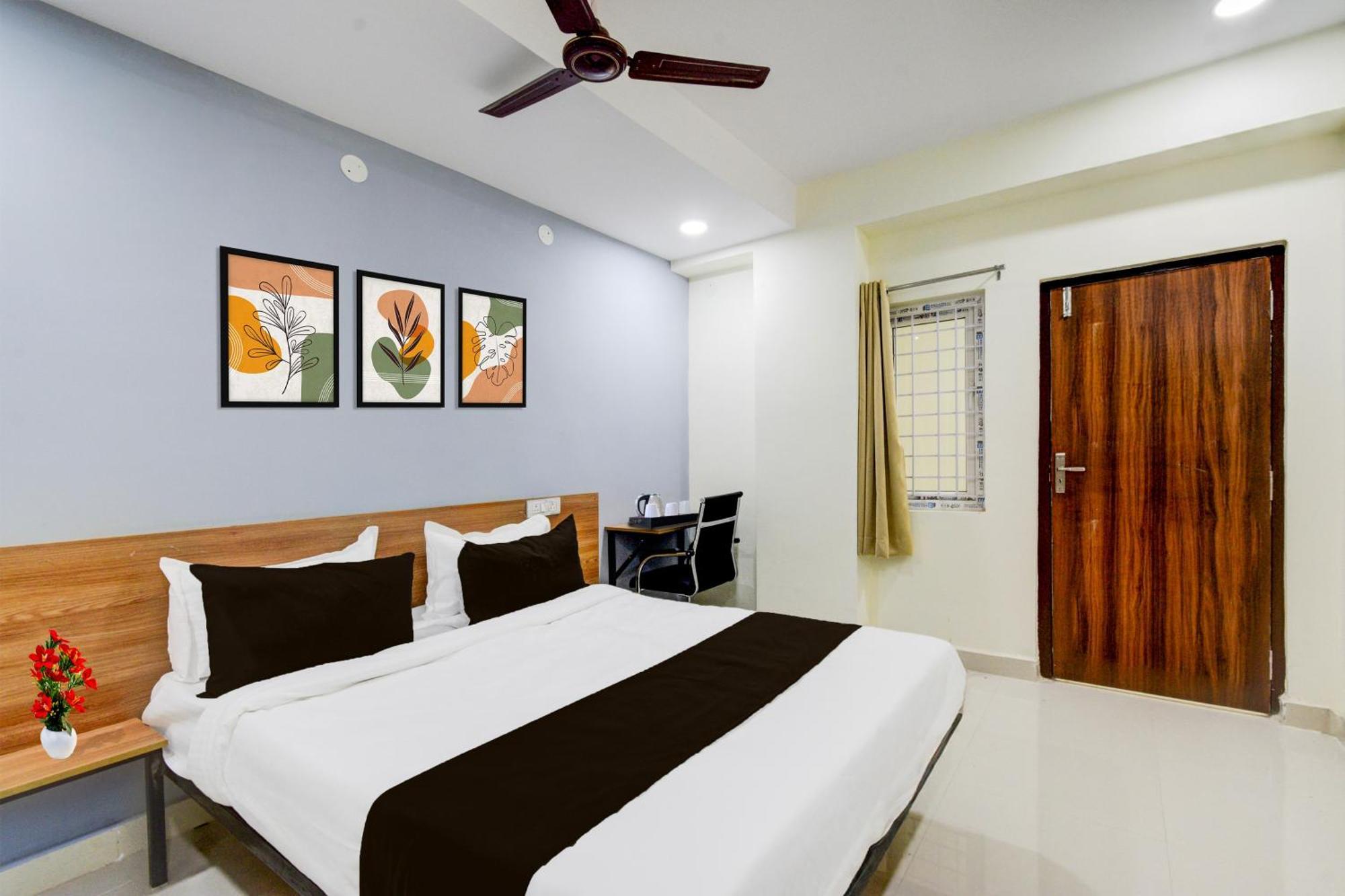 Super Townhouse Kukatpally North Formerly Munagala Arcade Хайдарабад Экстерьер фото